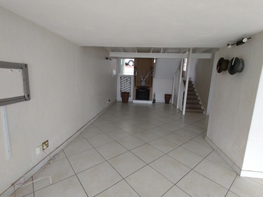 3 Bedroom Property for Sale in Kosmos North West